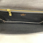 Louis Vuitton Clutch Epi Series Dragonne Noir — view 4