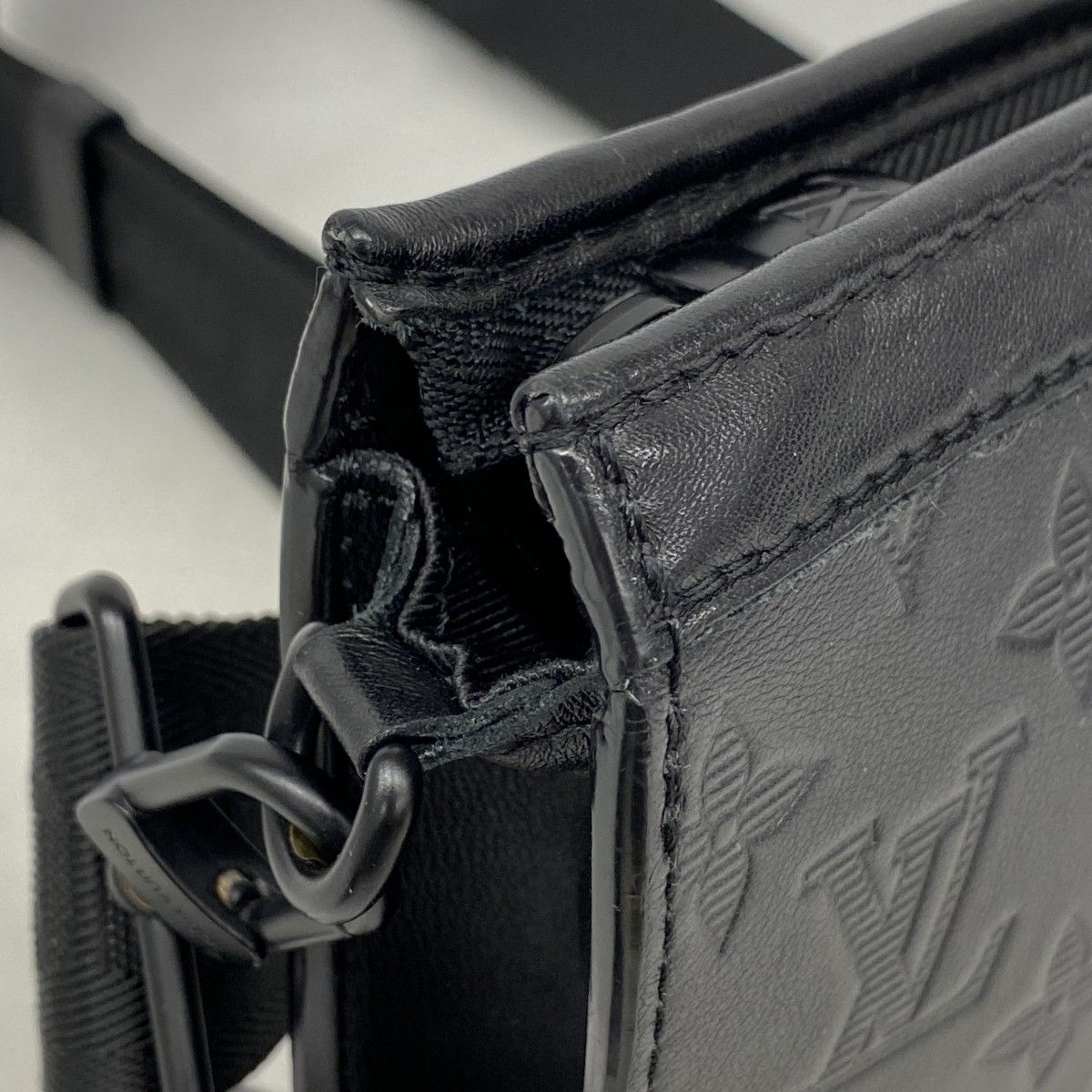 Louis Vuitton Shoulder Bag Monogram Shadow Gaston Wearable Wallet Black Cles — view 7