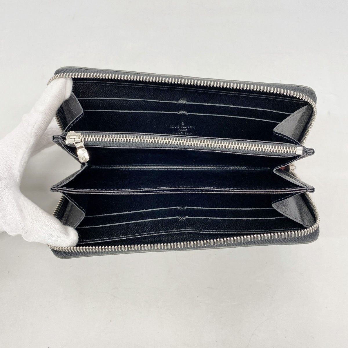 Louis Vuitton Wallet Epi Zippy Noir — view 3