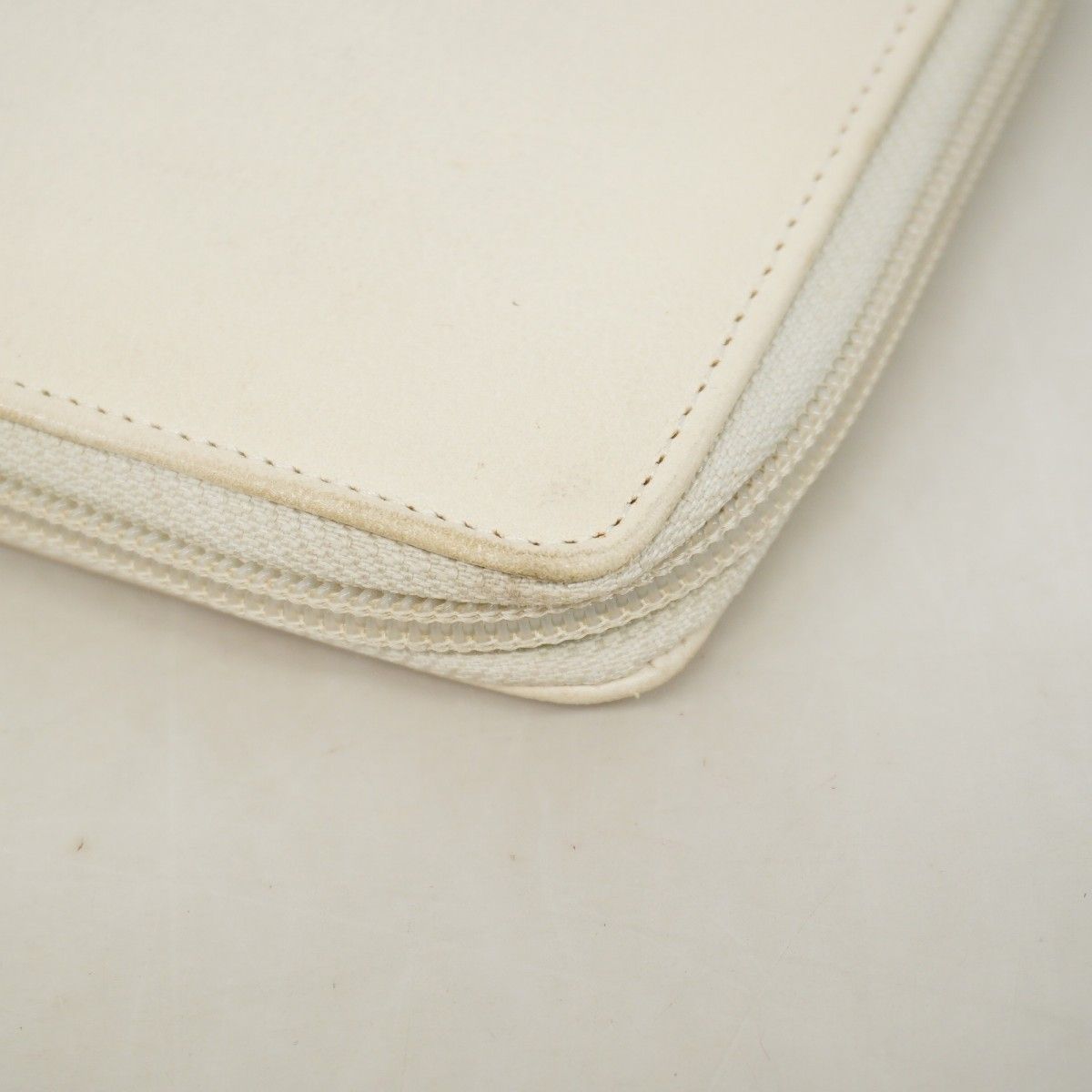 Chanel Wallet Camellia Leather Ivory Silver — view 6