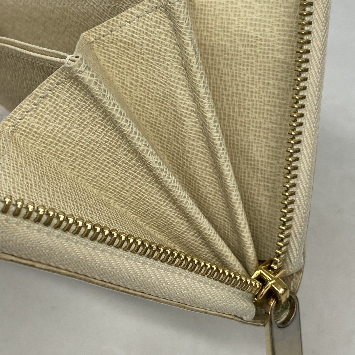 Louis Vuitton Wallet Damier Azur Zippy White — view 7