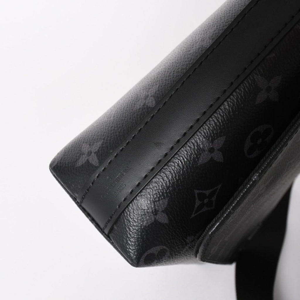Louis Vuitton Shoulder Bag District NM Monogram Eclipse Black — view 5