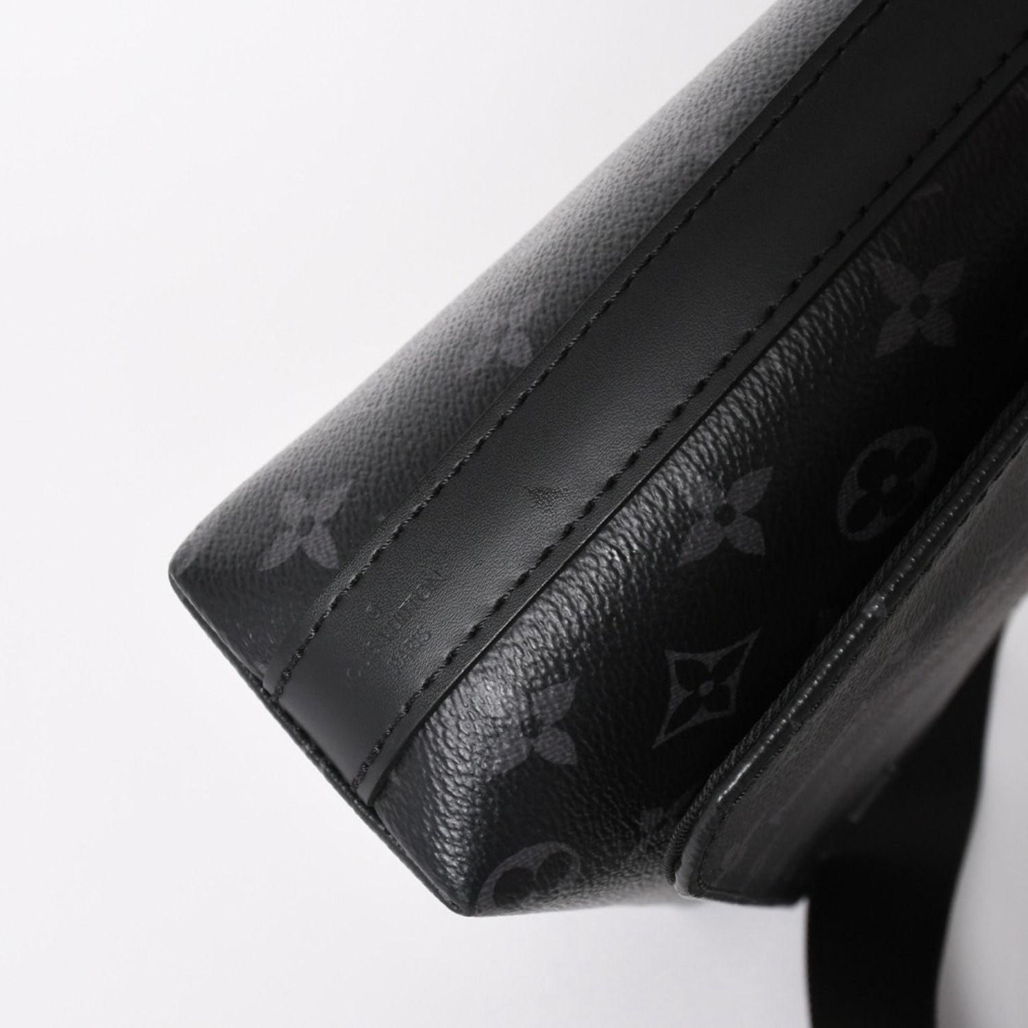 Louis Vuitton Shoulder Bag District NM Monogram Eclipse Black — view 5