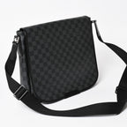 Louis Vuitton Daniel MM Shoulder Bag Damier Graphite Black Silver — view 3