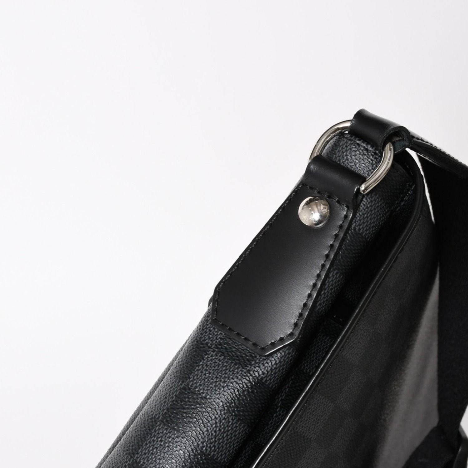 Louis Vuitton Daniel MM Shoulder Bag Damier Graphite Black Silver — view 4