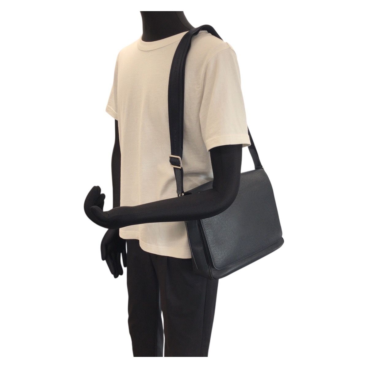Louis Vuitton Taiga Roman PM Navy Silver Leather Shoulder — view 7