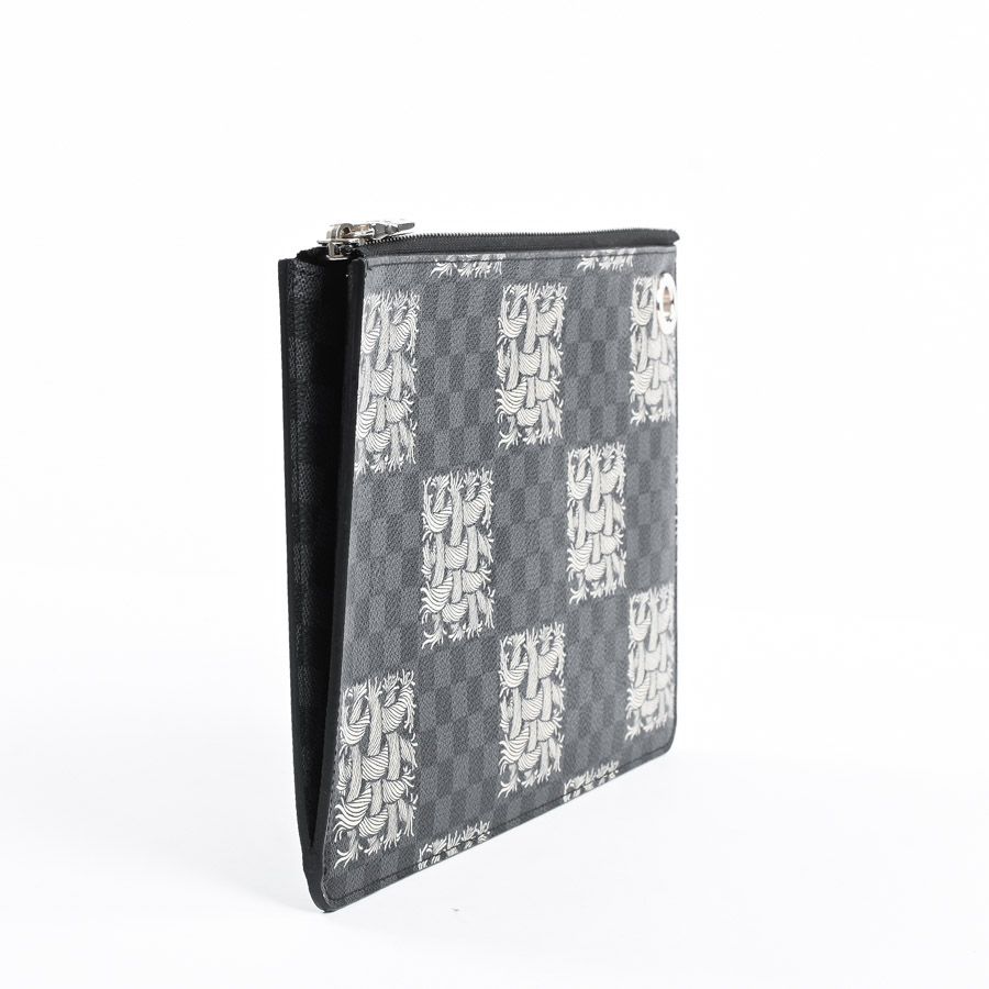 Louis Vuitton Clutch Pochette Jour PM — view 2