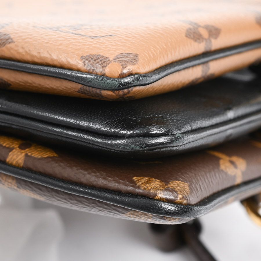 Louis Vuitton Shoulder Bag Pochette LV — view 9