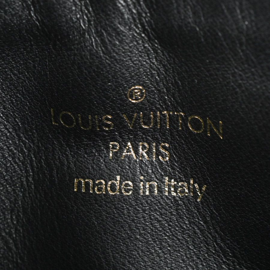 Louis Vuitton Shoulder Bag Pochette LV — view 6