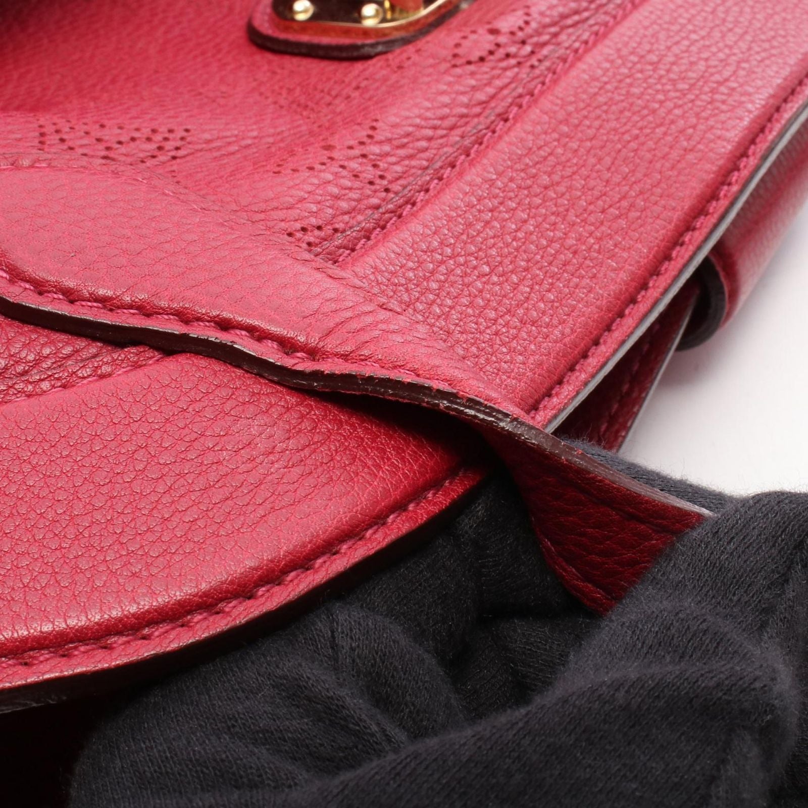 Louis Vuitton Handbag Seal PM Monogram Mahina Gurna Leather — view 8