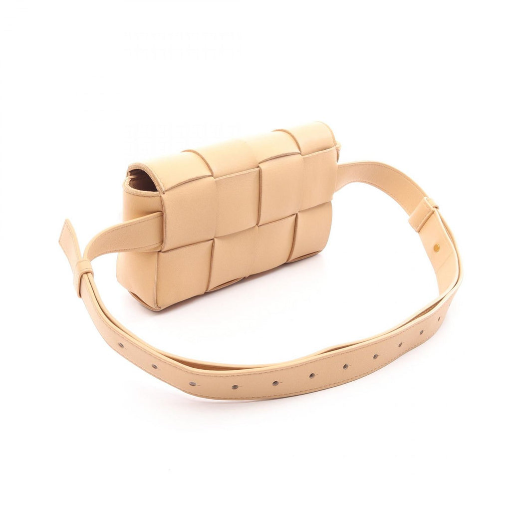 Bottega Veneta Waist Bag Cassette Maxi Intrecciato Beige Leather — view 2