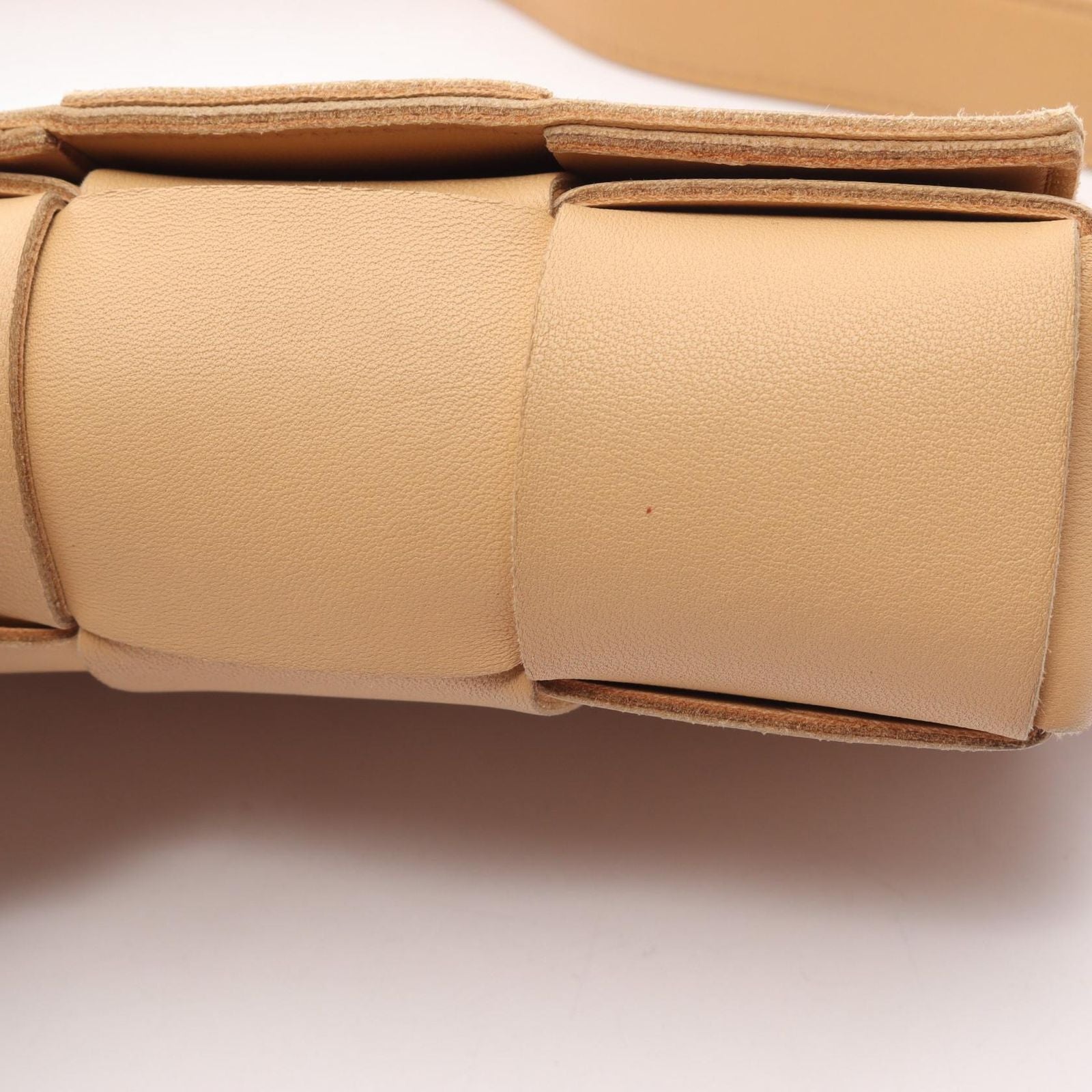 Bottega Veneta Waist Bag Cassette Maxi Intrecciato Beige Leather — view 6