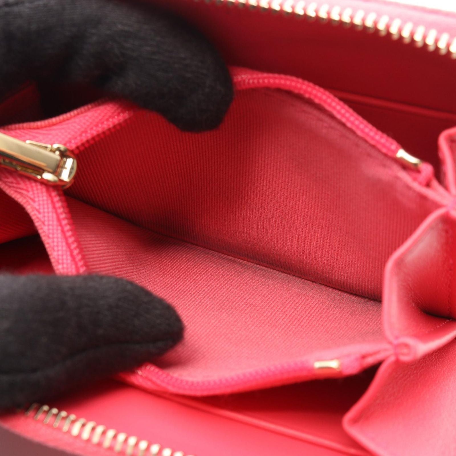 Chanel Round Wallet CC Logo Pink Caviar Leather CC — view 6