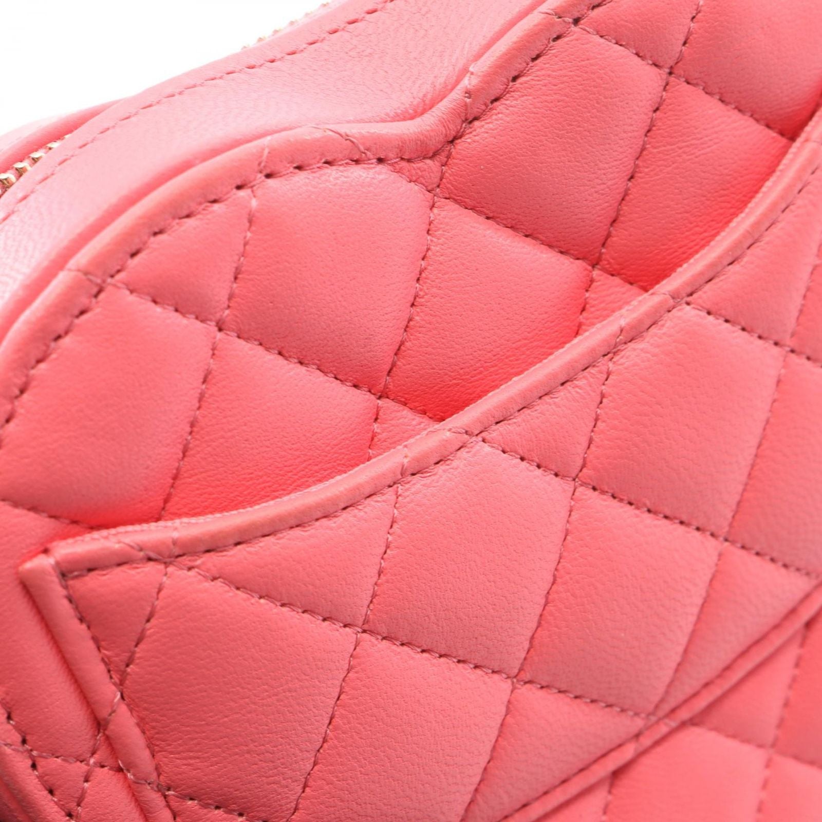 Chanel Shoulder Bag Heart Chain Clutch Quilted Pink Lambskin Mini — view 7