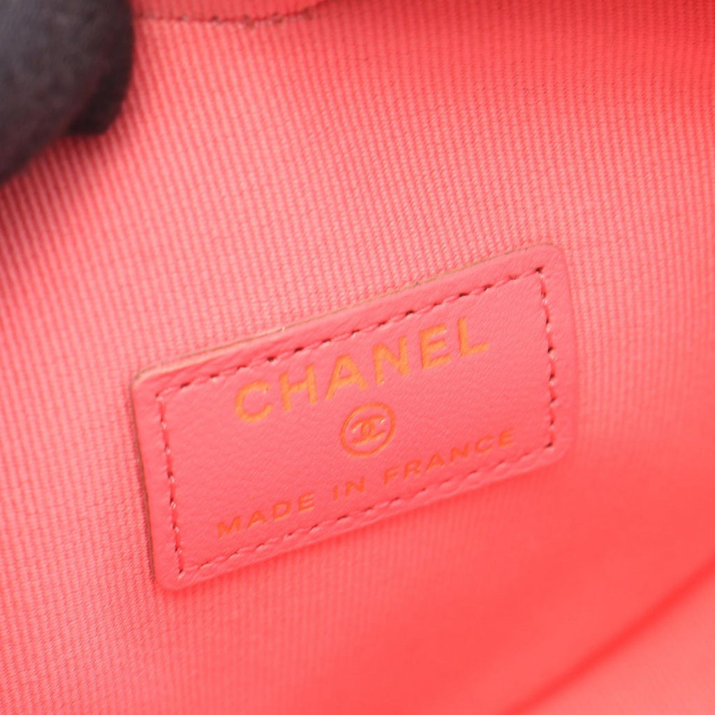 Chanel Shoulder Bag Heart Chain Clutch Quilted Pink Lambskin Mini — view 4