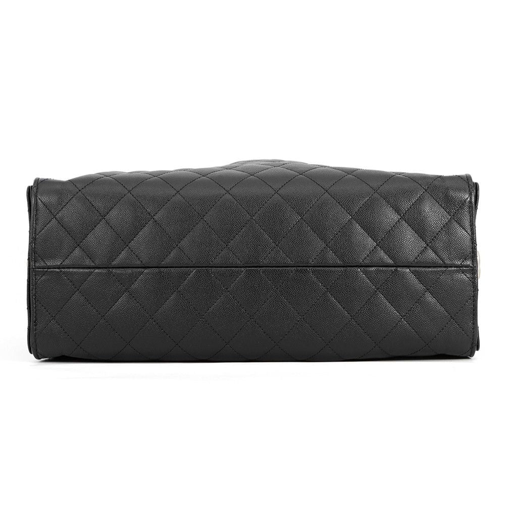 Chanel Chain Shoulder Bag 25 Large CC Logo Quilted Caviar Leather Black — view 3