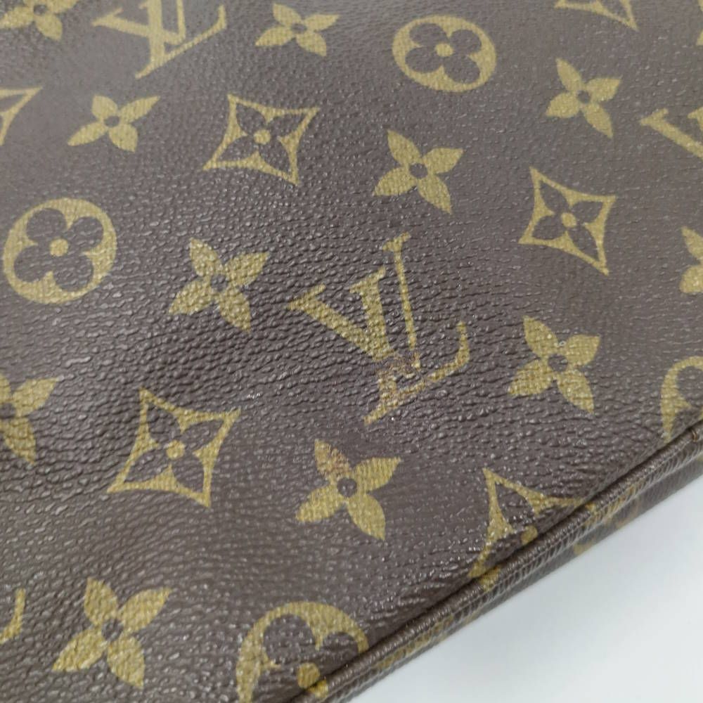 Louis Vuitton Trousse Toilet 28 Clutch Monogram — view 5