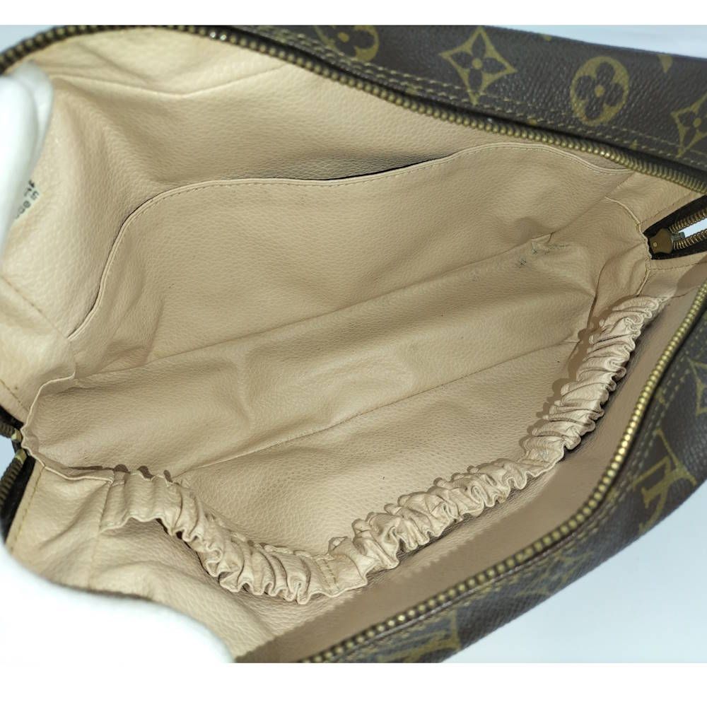 Louis Vuitton Trousse Toilet 28 Clutch Monogram — view 8