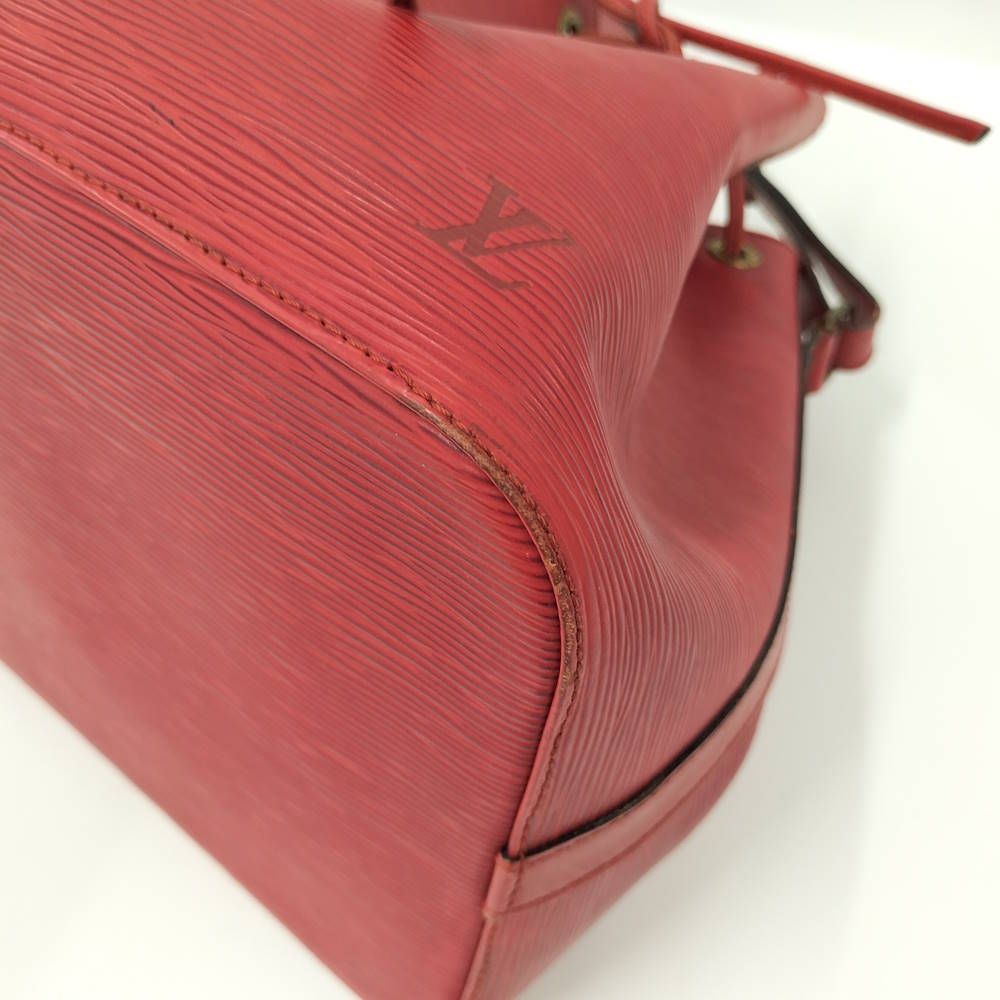 Louis Vuitton Petit Noe Shoulder Bag Epi Leather Castilian — view 3