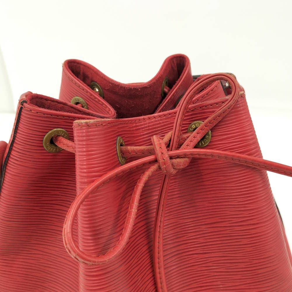 Louis Vuitton Petit Noe Shoulder Bag Epi Leather Castilian — view 6