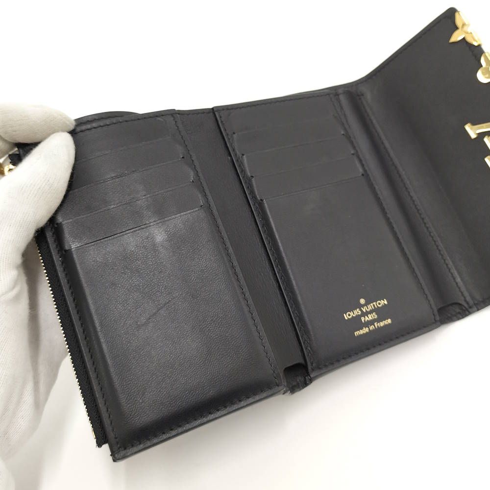 Louis Vuitton Portefeuille Capucines Compact Wallet — view 8