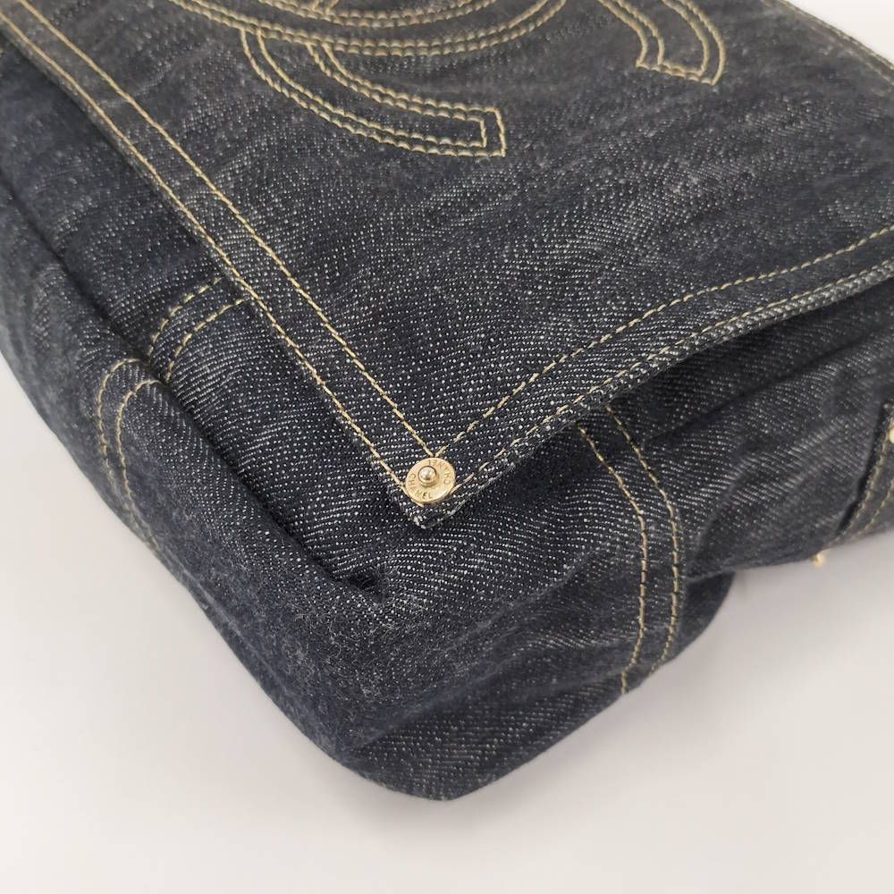 Chanel Spark Ring Denim CC Logo Messenger — view 5