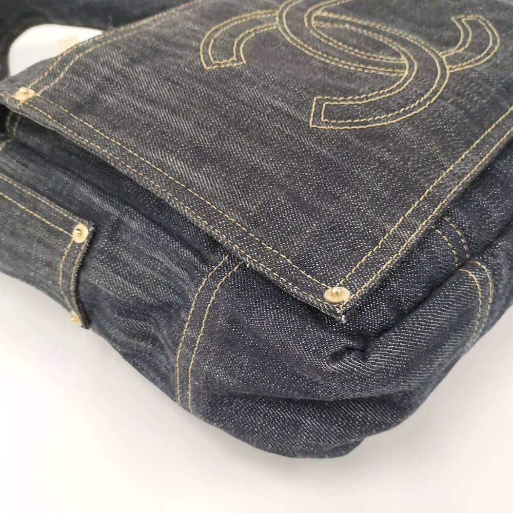 Chanel Spark Ring Denim CC Logo Messenger — view 3