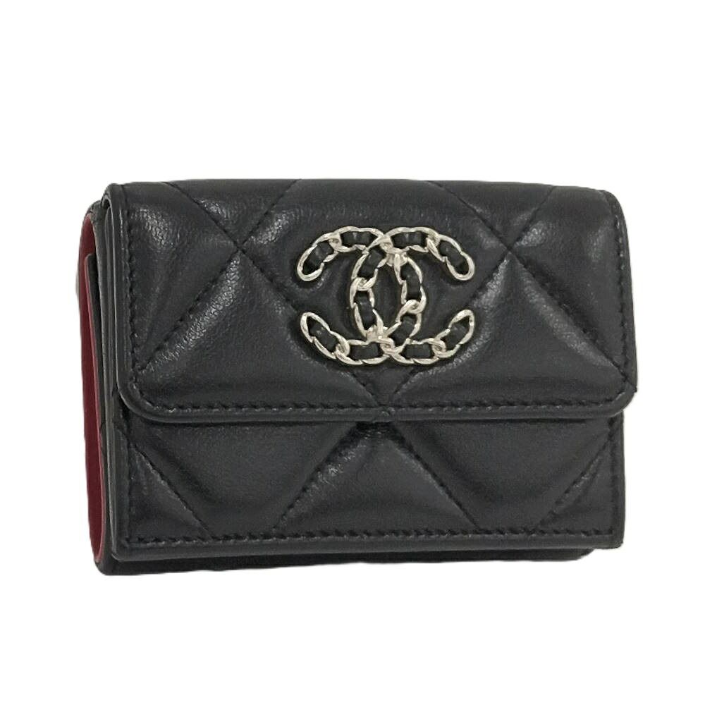 Chanel Small Flap Wallet 19 Lambskin