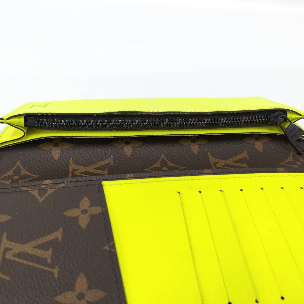 Louis Vuitton Portefeuille Brazza Wallet Monogram Macassar — view 6