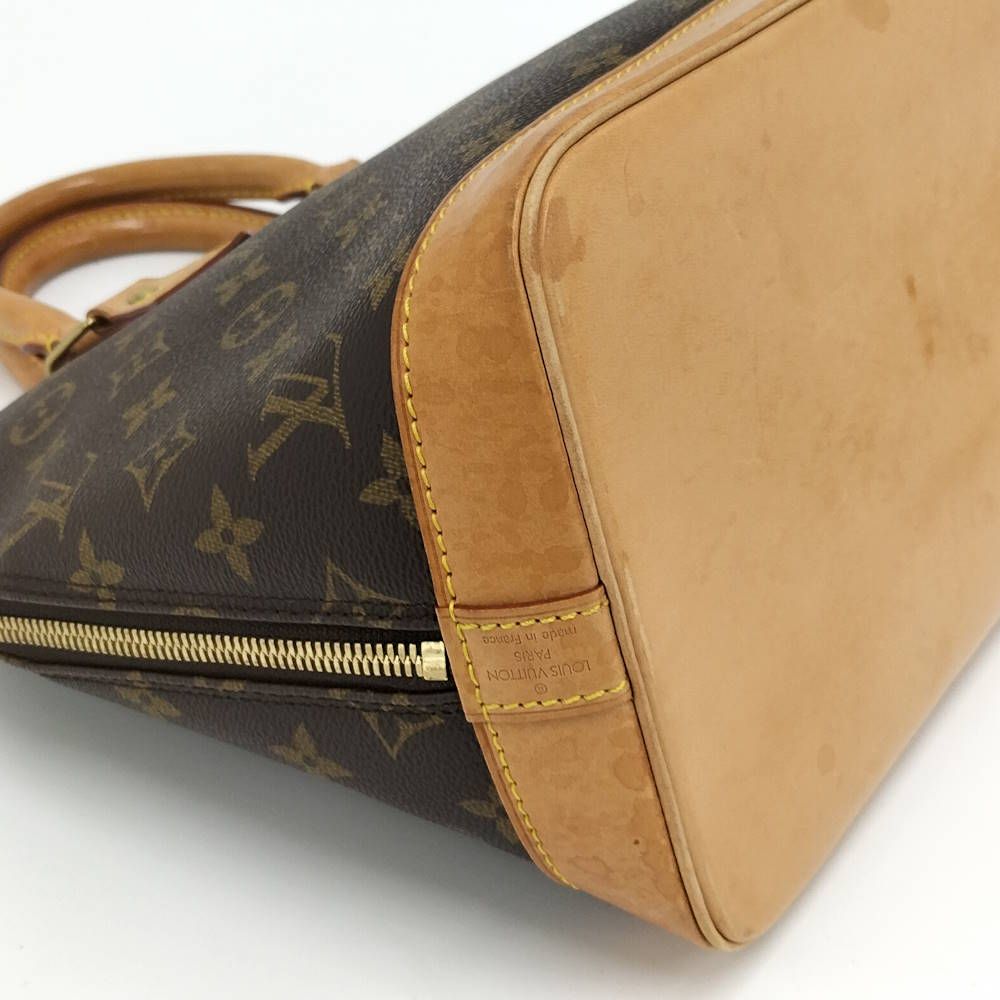 Louis Vuitton Alma Handbag Monogram — view 4