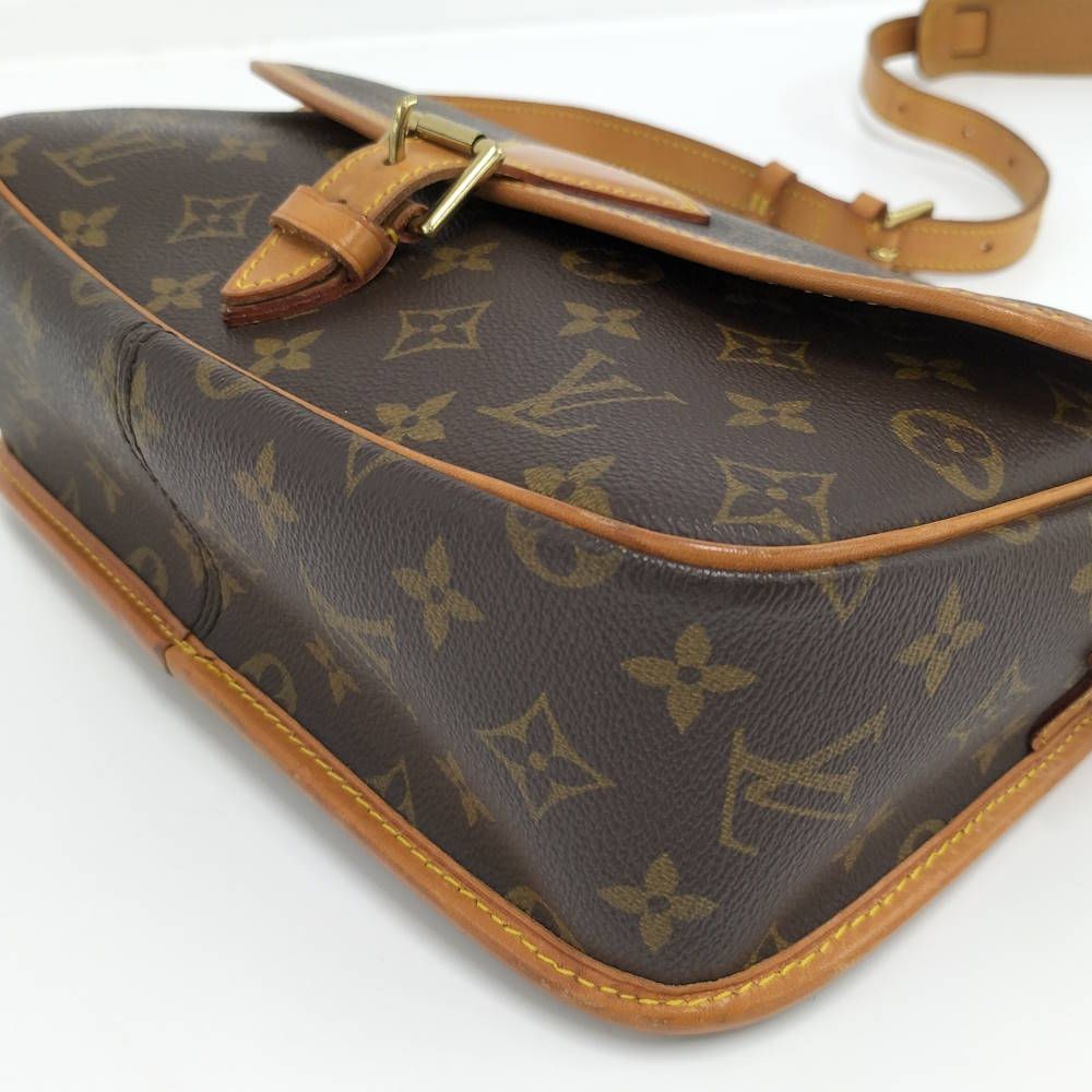 Louis Vuitton Sologne Shoulder Bag Monogram — view 3