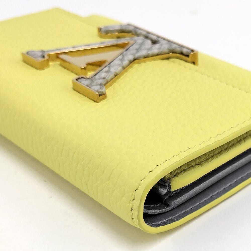 Louis Vuitton Portefeuille Capucines Compact Trifold Wallet Citrus — view 4