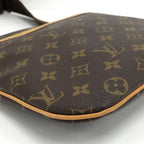 Louis Vuitton Pochette Bosphore Shoulder Bag Monogram — view 4