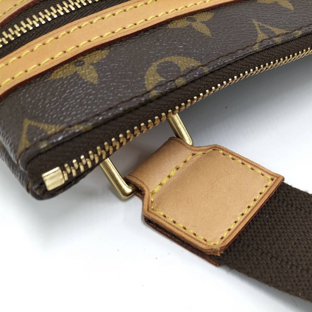 Louis Vuitton Pochette Bosphore Shoulder Bag Monogram — view 7
