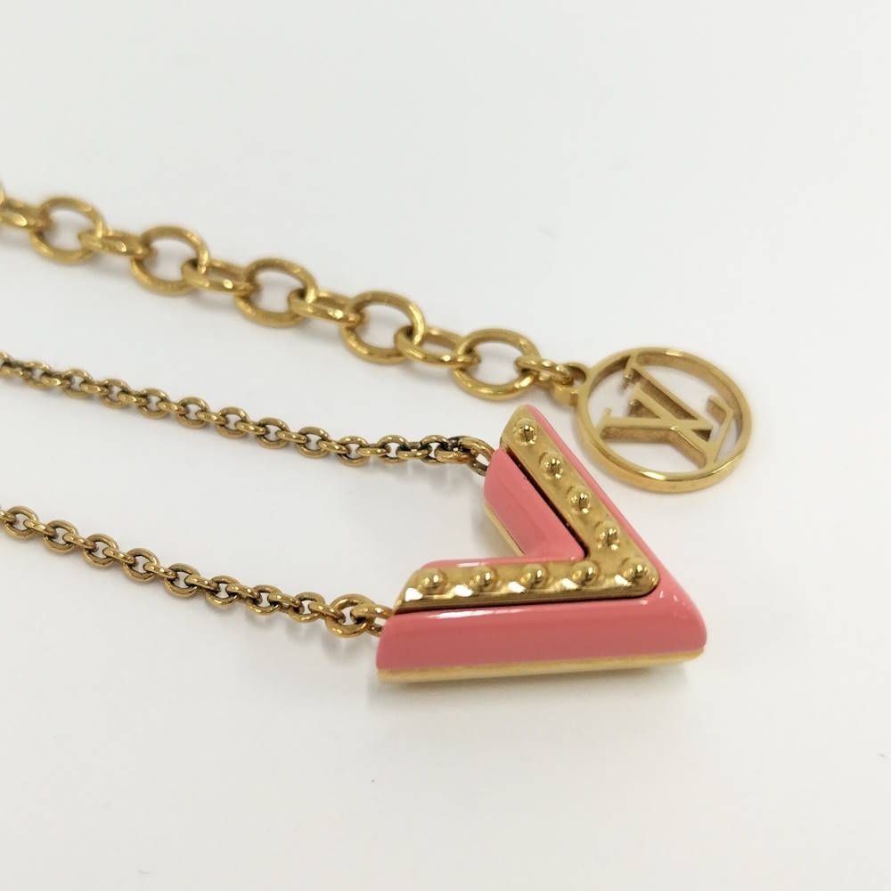 Louis Vuitton Essential Necklace Gold Plated — view 6