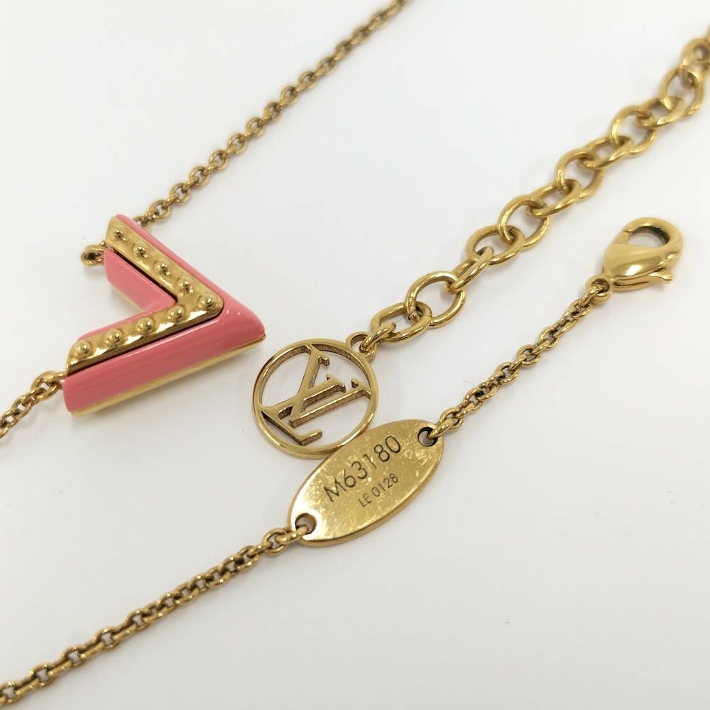 Louis Vuitton Essential Necklace Gold Plated — view 5