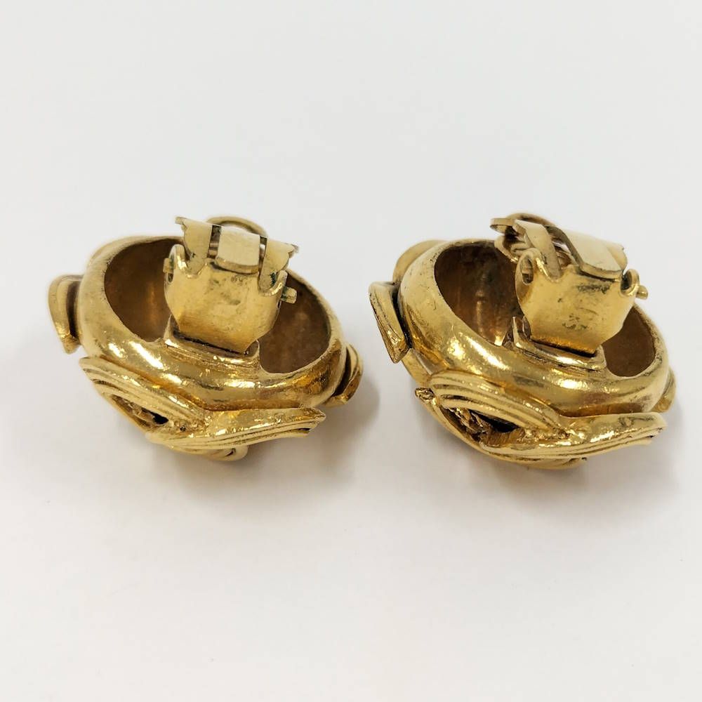 Chanel Earrings CC Logo Gold — view 5