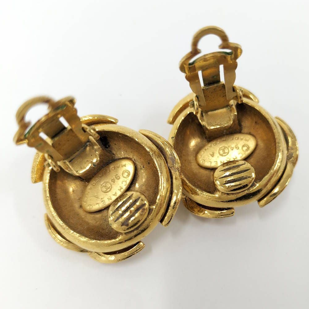 Chanel Earrings CC Logo Gold — view 7
