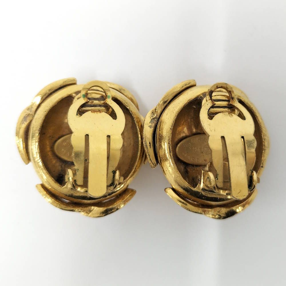 Chanel Earrings CC Logo Gold — view 4
