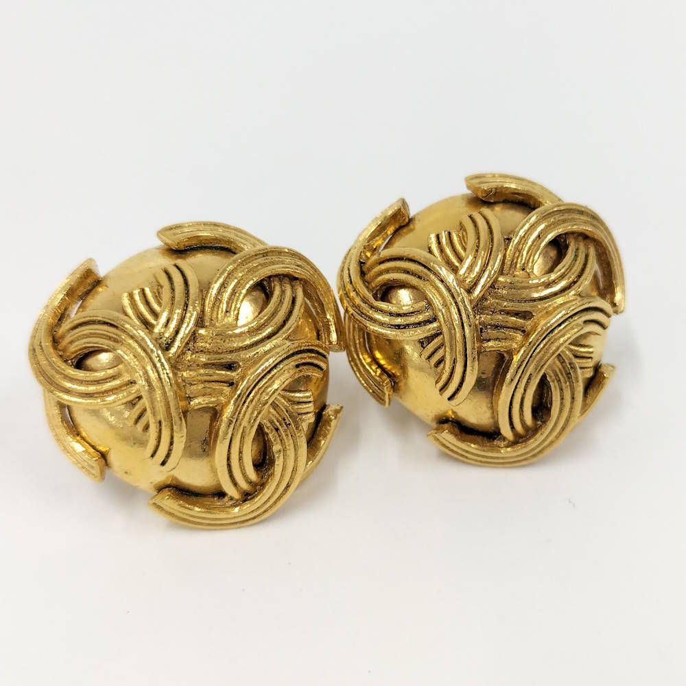 Chanel Earrings CC Logo Gold