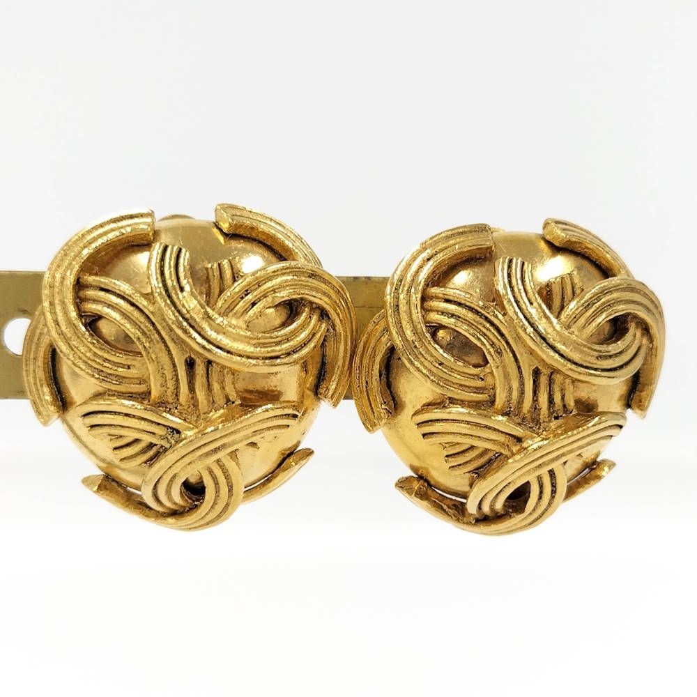 Chanel Earrings CC Logo Gold — view 8