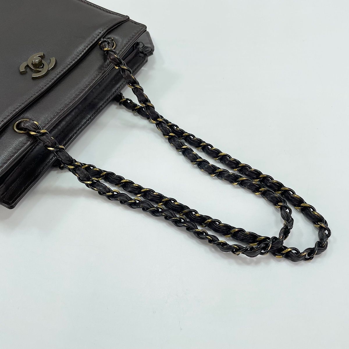 Chanel Shoulder Bag Brown — view 9