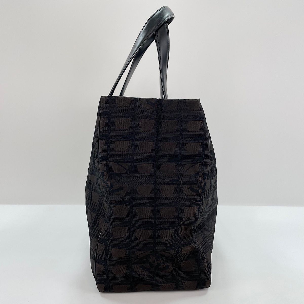 Chanel Tote New Travel Line — view 5