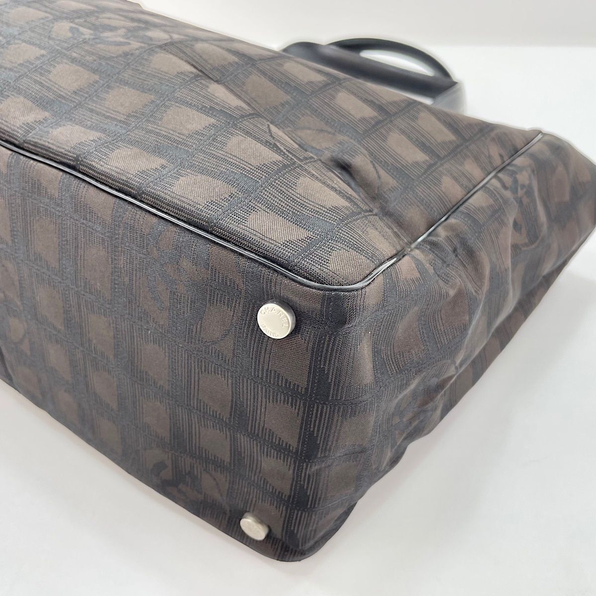 Chanel Tote New Travel Line — view 8