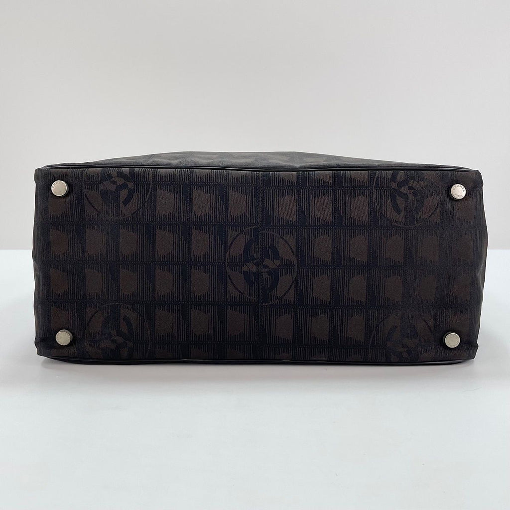 Chanel Tote New Travel Line — view 6