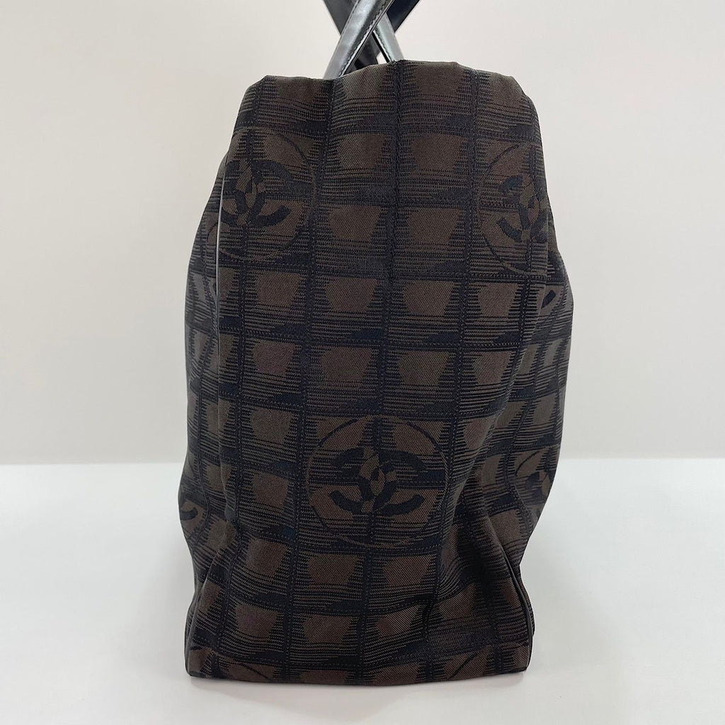 Chanel Tote New Travel Line — view 5