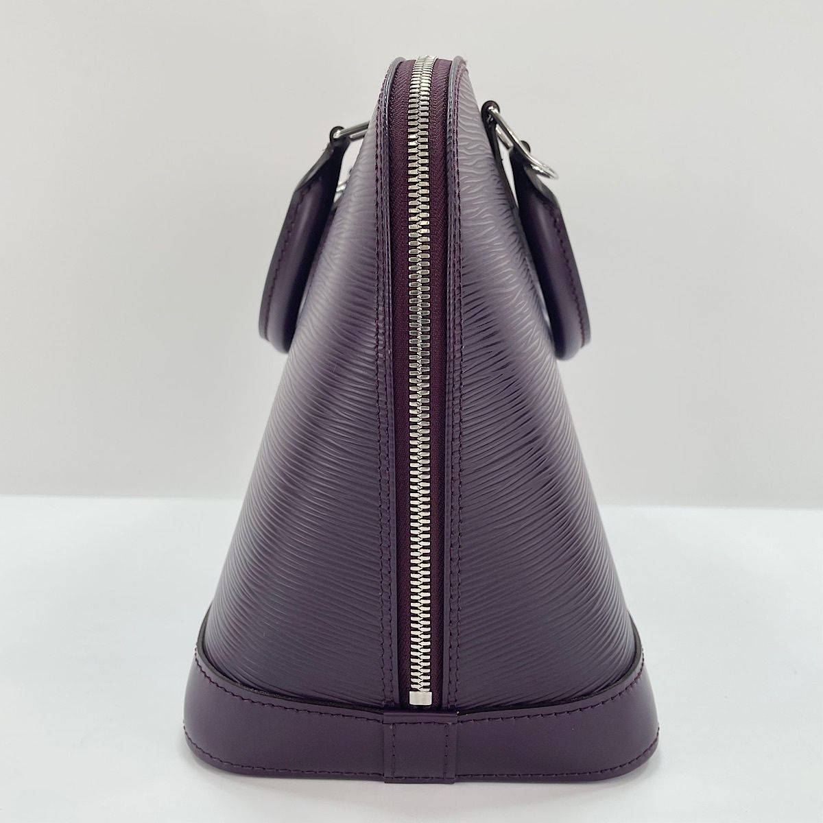 Louis Vuitton Handbag Alma — view 6