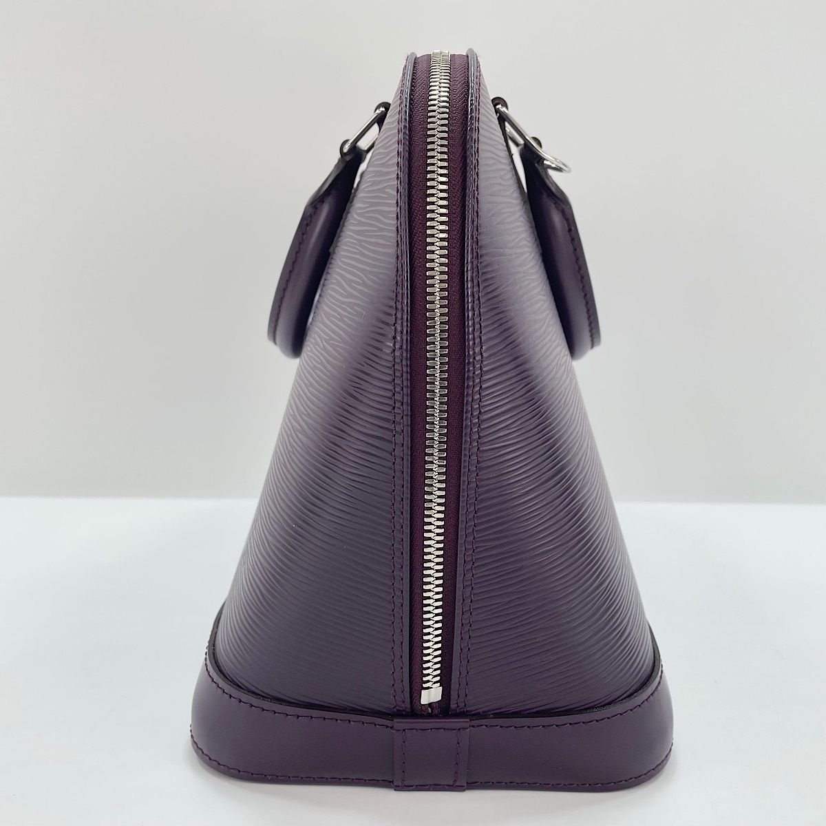 Louis Vuitton Handbag Alma — view 5