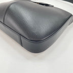 Louis Vuitton Shoulder Bag Reverie — view 9