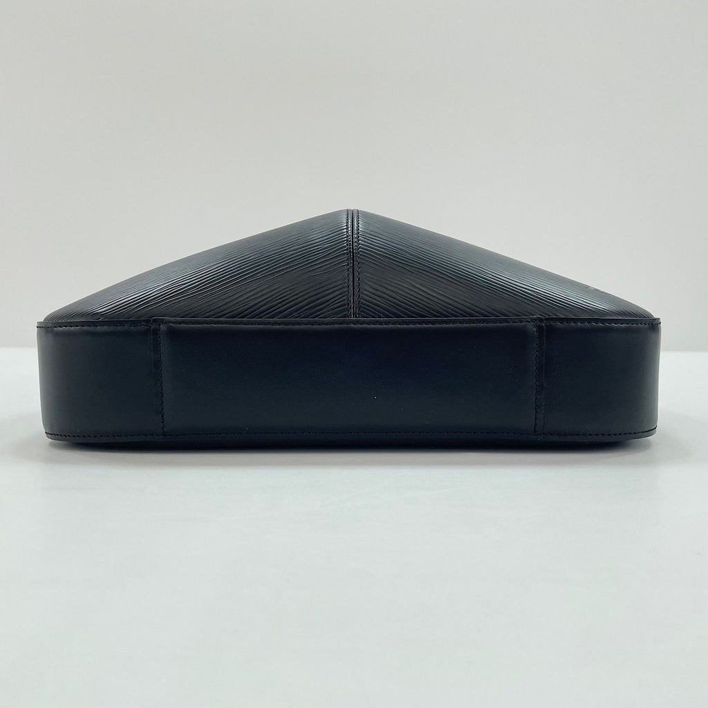 Louis Vuitton Shoulder Bag Reverie — view 7